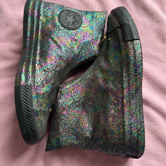 Converse Shoes - Womens collectible high top converse